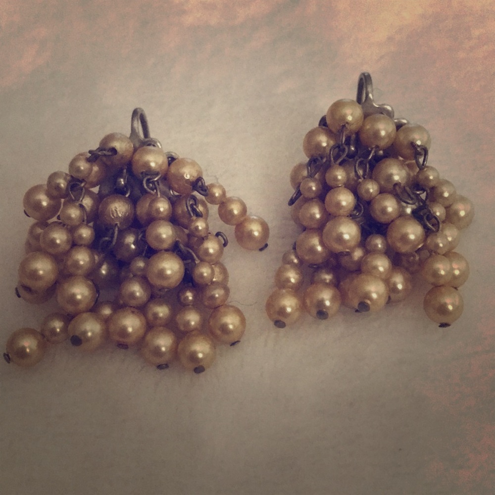 👑Vintage Dainty gold pearl earrings